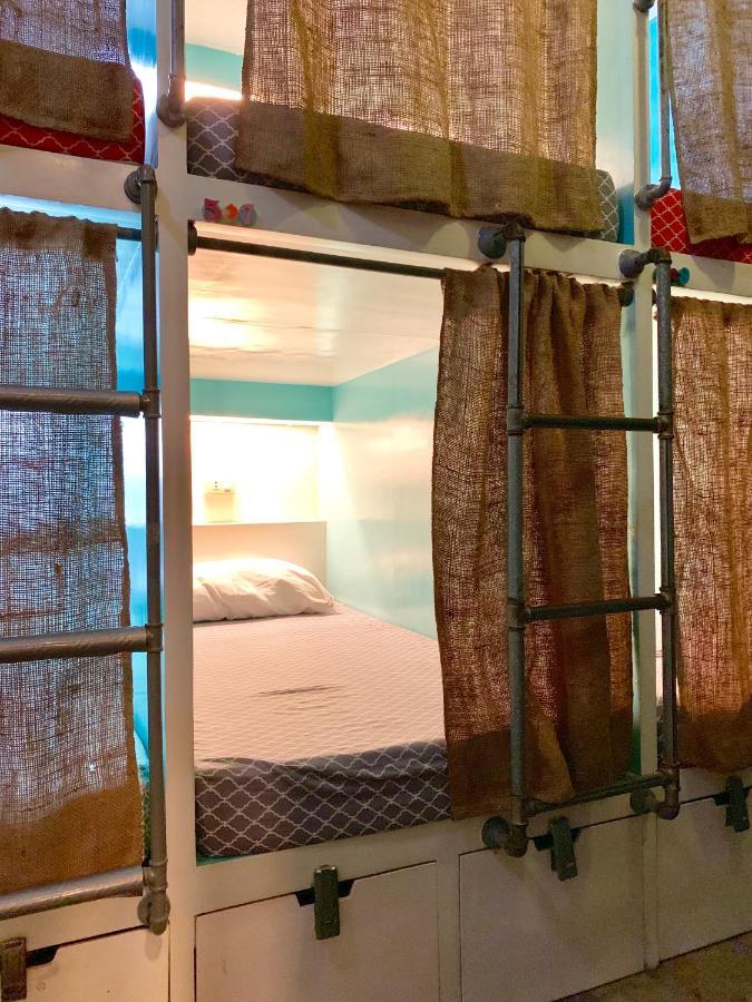 Moon Fools Hostel Panglao Εξωτερικό φωτογραφία